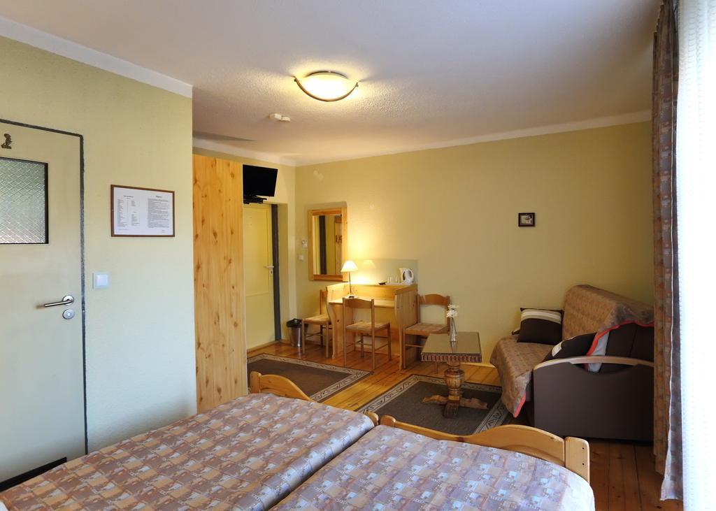 Pensjonat Tara Jeleśnia Extérieur photo