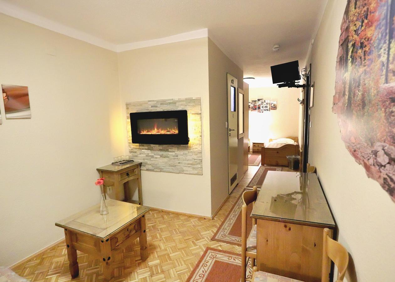 Pensjonat Tara Jeleśnia Extérieur photo
