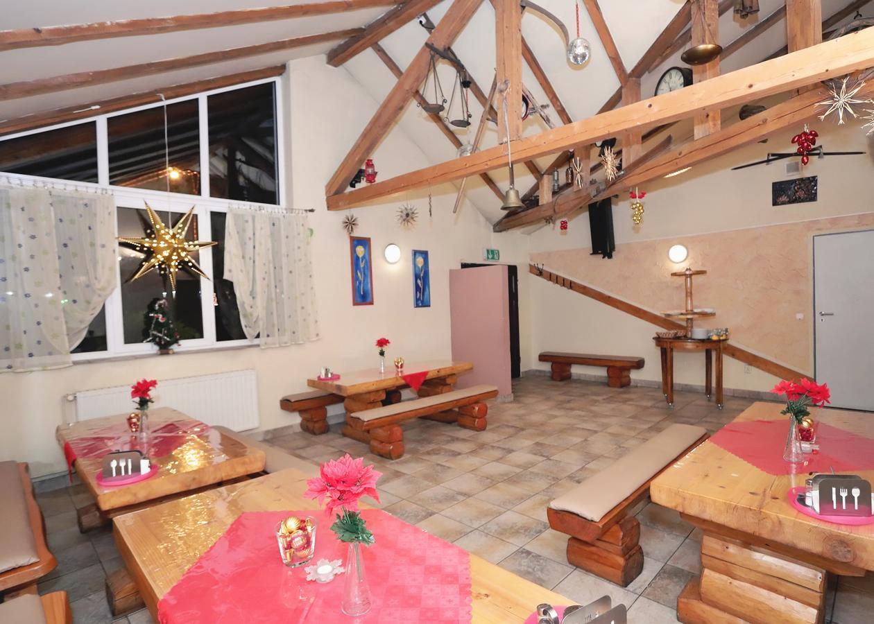 Pensjonat Tara Jeleśnia Extérieur photo